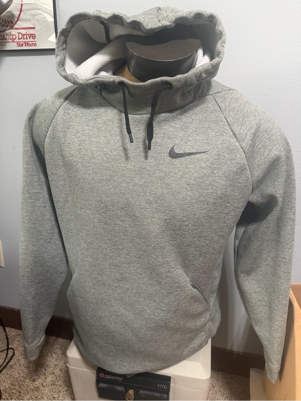 Nike DriFit Men's Gray Pullover Hoodie Sweatshirt